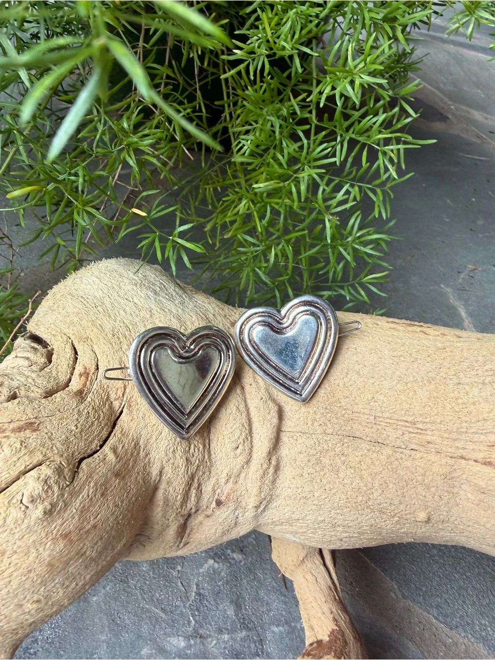 New🌟Free People-Silver Heart Metal Hair Clips - Pair